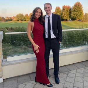 Elegant Red Sleeveless Gown